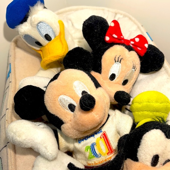 Walt Disney World Monorail Set! (Mickey,Minnie,Donald,Goofy!) - Picture 6 of 12